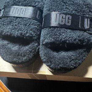UGG Fluffita Slide